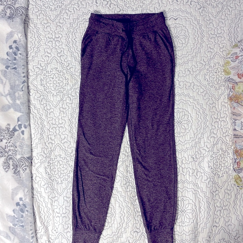 Lululemon Women’s High Rise Joggers
